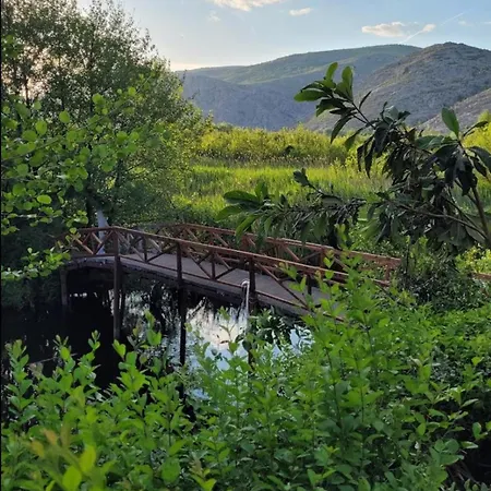 Alpehytte Bujtinat Te Mullari Vau i Dejes