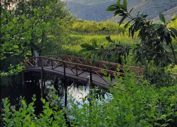 Alpehytte Bujtinat Te Mullari Vau i Dejes