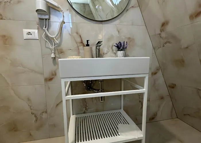 Bujtinat Te Mullari Шале *